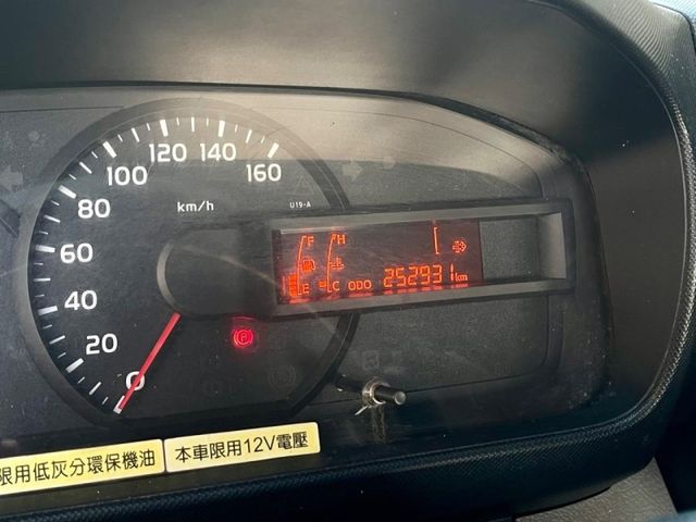 Hino 300  第9張相片