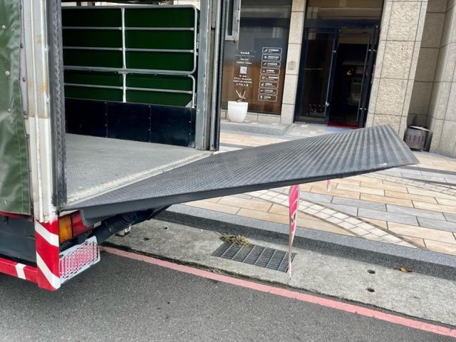 Isuzu Elf(一路發)  第7張相片