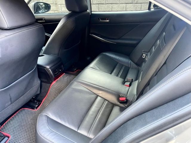 Lexus IS  第7張相片