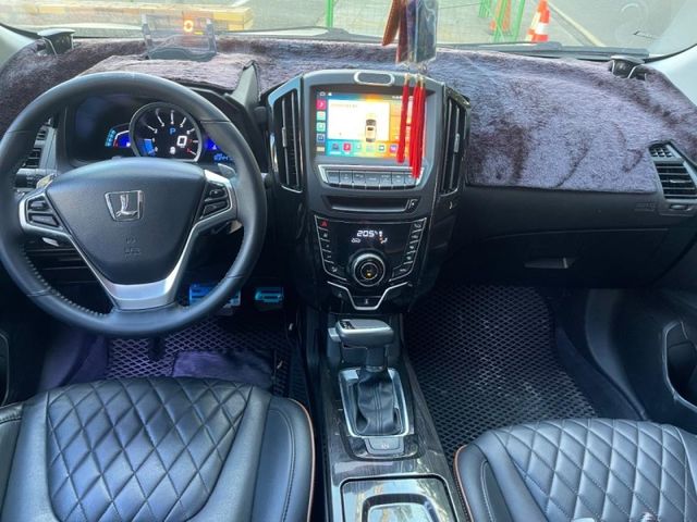 Luxgen U6 Turbo ECO Hyper  第6張相片