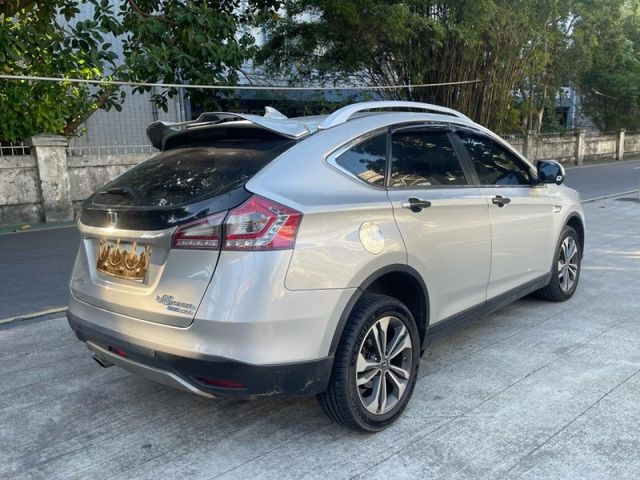 Luxgen U6 Turbo ECO Hyper  第7張相片