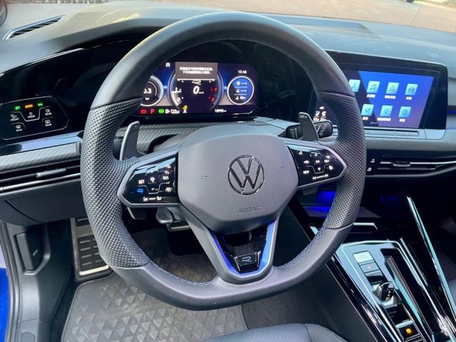 Volkswagen 福斯 Golf  第2張相片