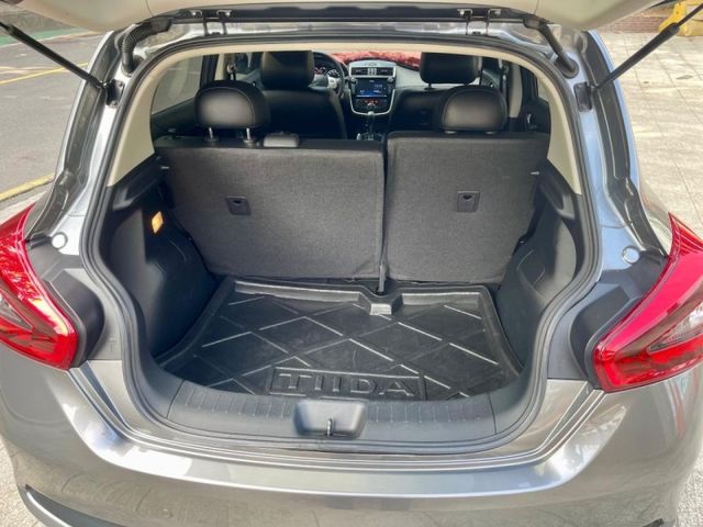 2020年出廠TIIDA 里程6萬 影音環景版 有免鑰匙啟動 摸門 恆溫  第3張相片