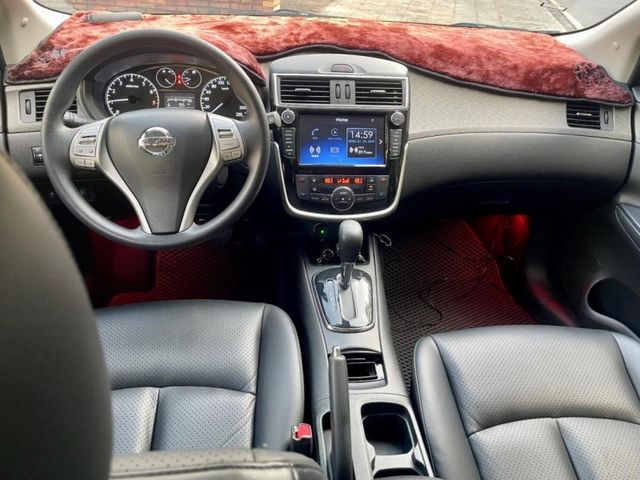 2020年出廠TIIDA 里程6萬 影音環景版 有免鑰匙啟動 摸門 恆溫  第6張相片