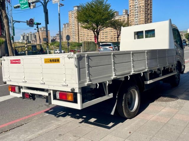 Hino 300  第5張相片