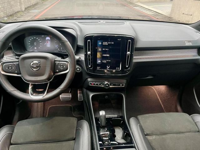 Volvo XC40  第6張相片