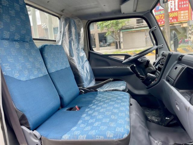 Mitsubishi Canter  第8張相片