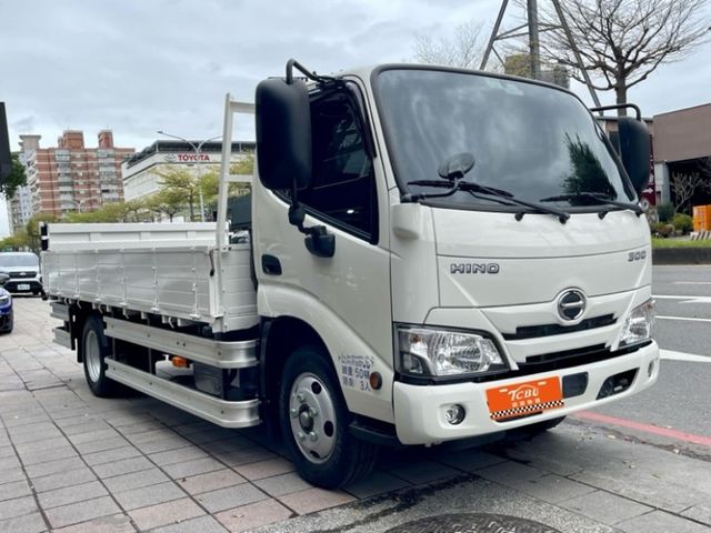 Hino 300  第4張相片