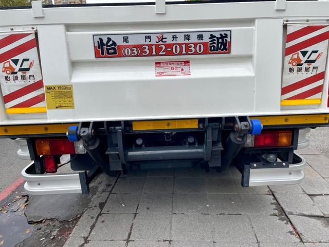 Hino 300  第5張相片