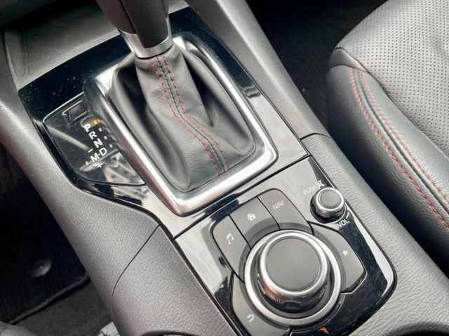 2015年式Mazda3 頂規 有抬頭顯示器 定速 免鑰匙啟動 原廠影音 天窗  第2張相片