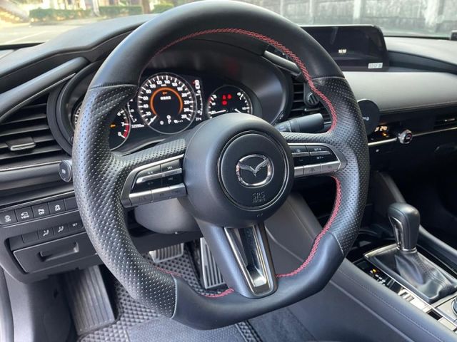 2022年馬三 20S 有Bose音響 免鑰匙啟動 環景影像 里程跑少3萬公里  第6張相片