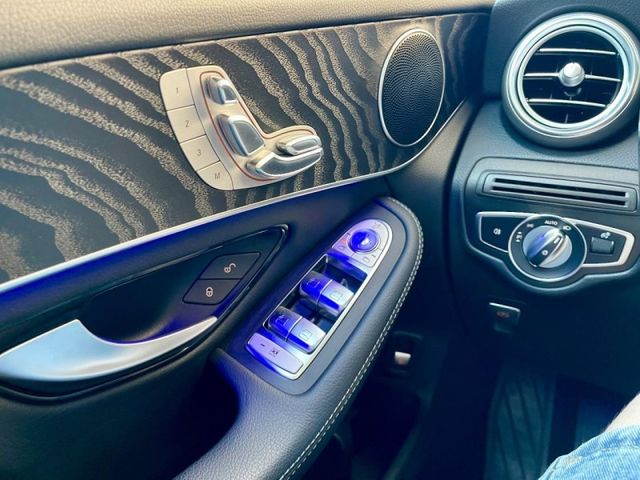 Mercedes-Benz/賓士 GLC300  第1張相片