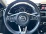 2017年Mazda3 五門 里程7萬 有加裝室內氣氛燈 免鑰匙啟動 原廠影音 定速  第1張縮圖