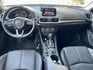 2017年Mazda3 五門 里程7萬 有加裝室內氣氛燈 免鑰匙啟動 原廠影音 定速  第6張縮圖