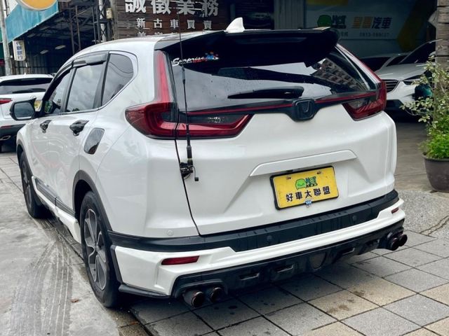 2022年CRV5.5代 里程跑少車輛原廠保養 改很帥 全車空力套件大包 卡夢 進氣 閥門排氣管 可全額貸款  第6張相片