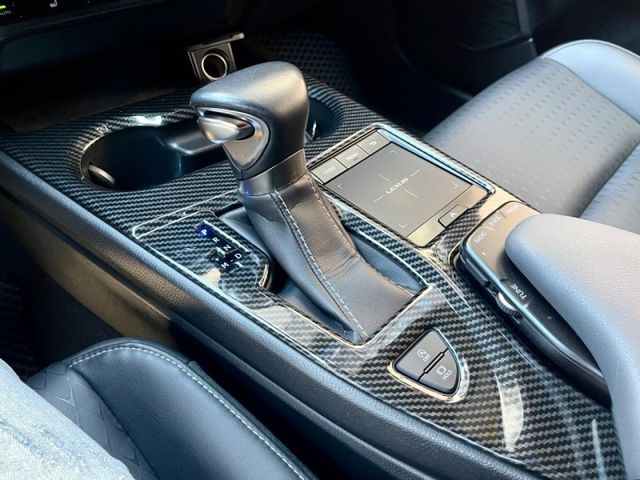 Lexus UX  第1張相片
