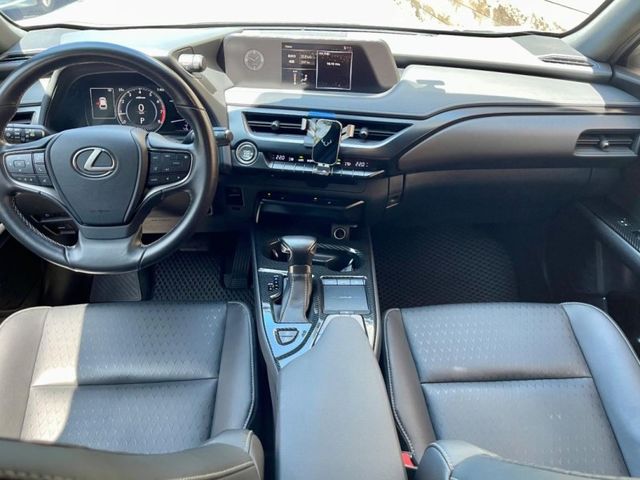 Lexus UX  第7張相片