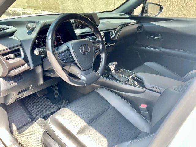 Lexus UX  第8張相片