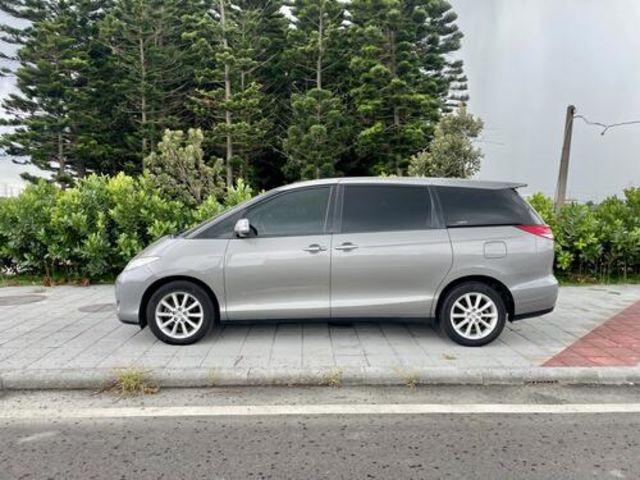 TOYOTA豐田 PREVIA  第2張相片