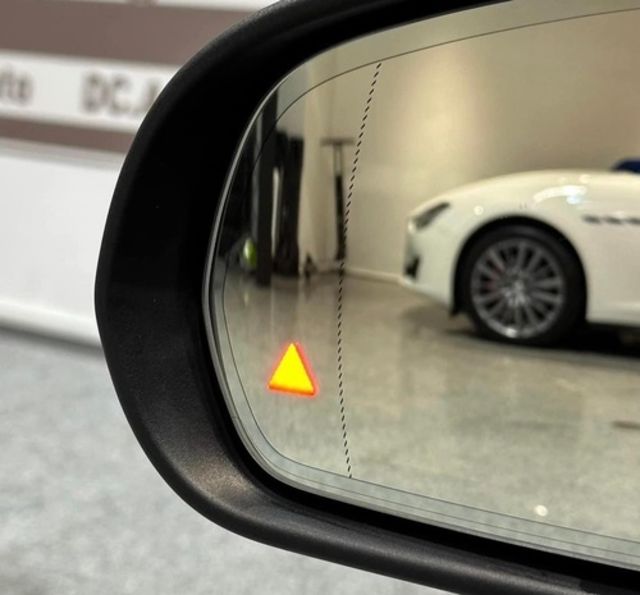 M-BENZ賓士 C200  第10張相片