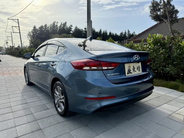 HYUNDAI現代 ELANTRA  第3張相片