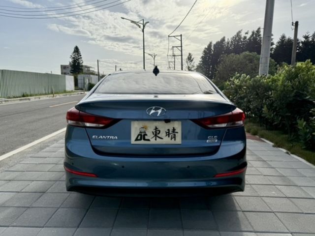 HYUNDAI現代 ELANTRA  第6張相片