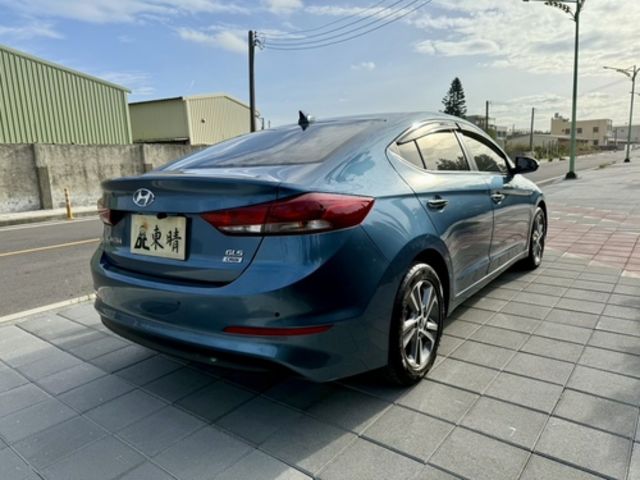 HYUNDAI現代 ELANTRA  第7張相片
