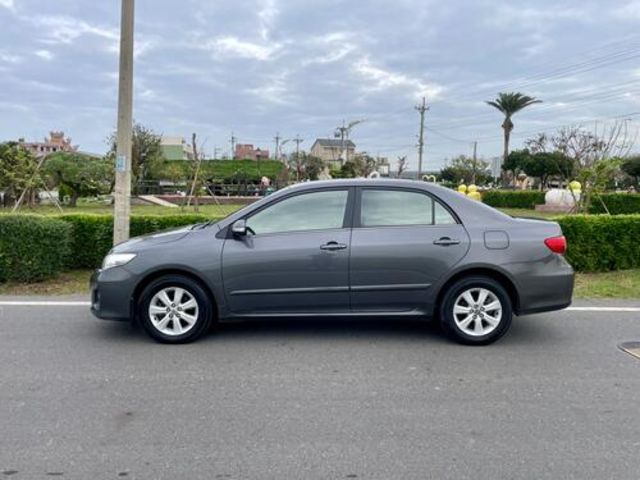 TOYOTA豐田 ALTIS  第2張相片