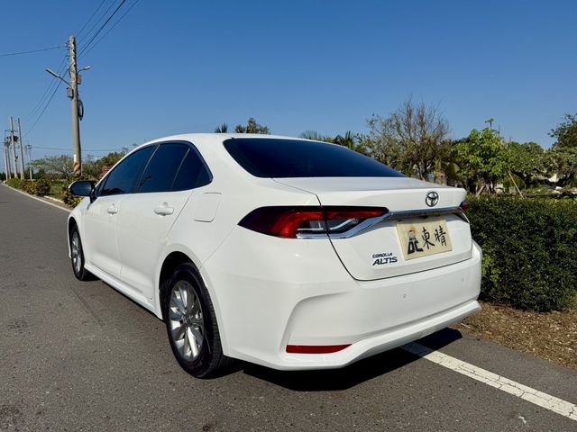 TOYOTA豐田 ALTIS  第3張相片