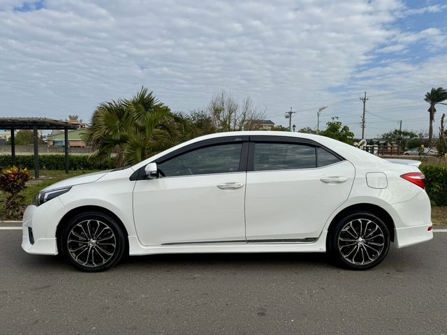 TOYOTA豐田 ALTIS  第2張相片