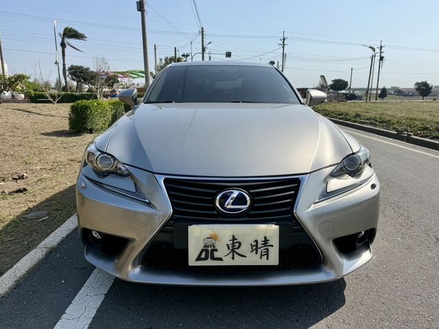 LEXUS凌志 IS 300H  第4張相片