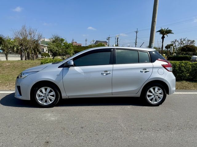 TOYOTA豐田 YARIS  第2張相片