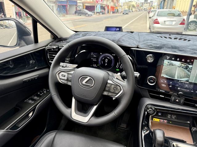 LEXUS凌志 NX350H  第8張相片