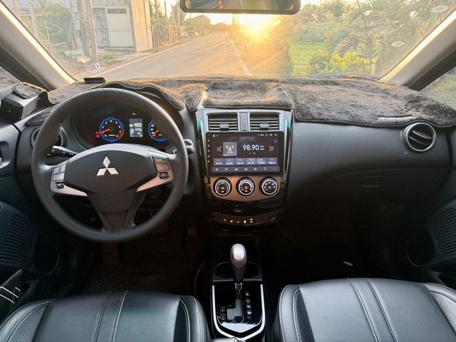 MITSUBISHI三菱 COLT PLUS  第8張相片