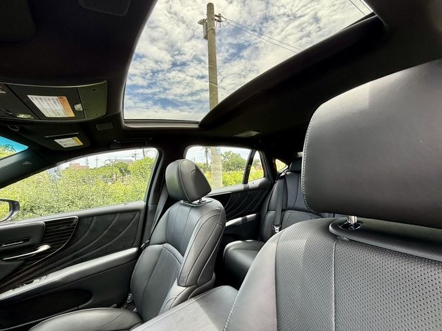 LEXUS凌志 LS350  第14張相片