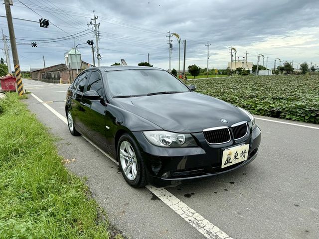 BMW寶馬 320I SEDAN ZA  第4張相片
