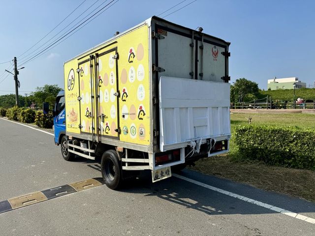 MITSUBISHI三菱 CANTER  第4張相片