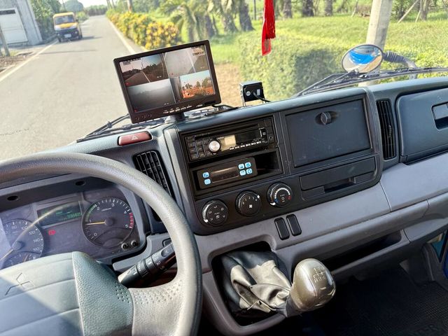 MITSUBISHI三菱 CANTER  第8張相片