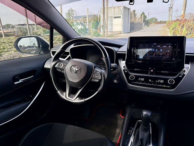 TOYOTA豐田 AURIS  第9張相片