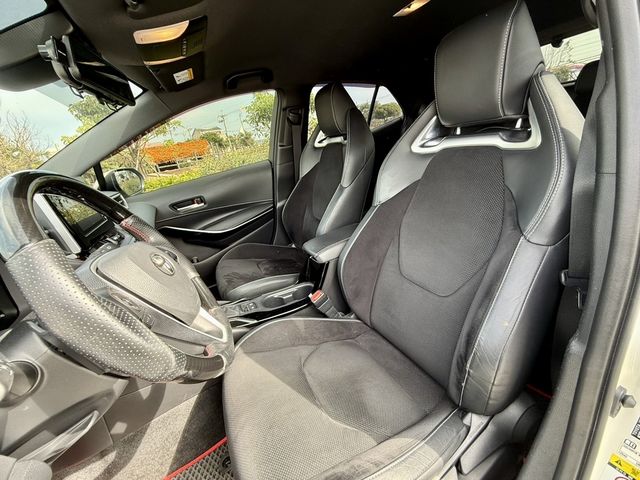 TOYOTA豐田 AURIS  第15張相片