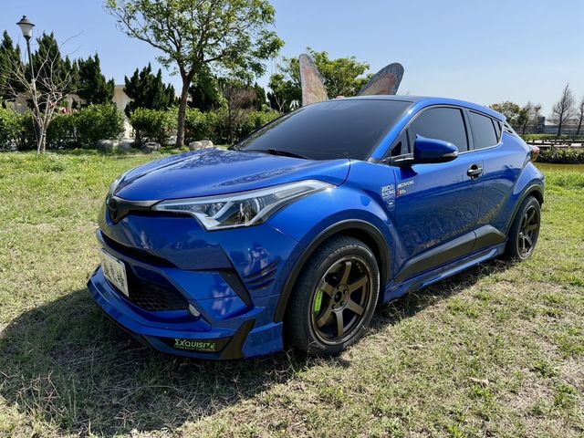 TOYOTA豐田 C-HR  第1張相片