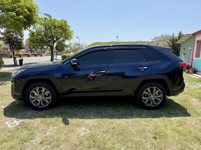 TOYOTA豐田 RAV4  第2張相片