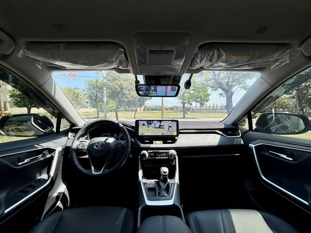 TOYOTA豐田 RAV4  第7張相片