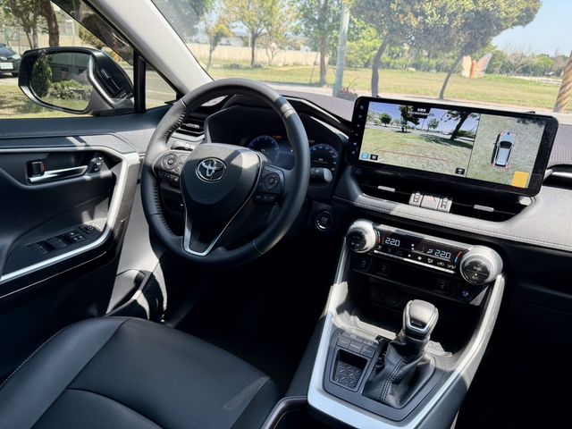 TOYOTA豐田 RAV4  第8張相片