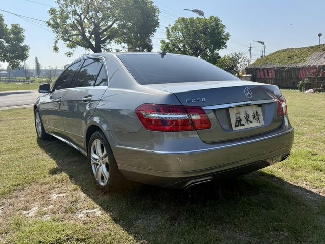 M-BENZ賓士 E250  第3張相片