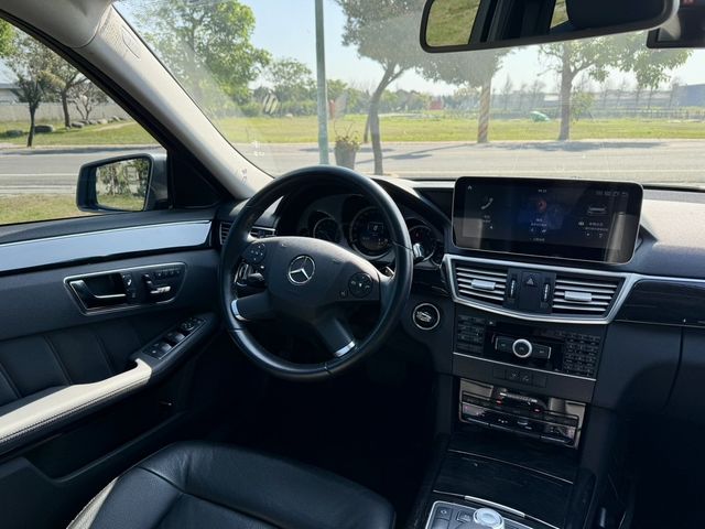 M-BENZ賓士 E250  第7張相片