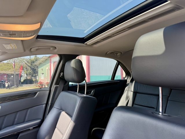 M-BENZ賓士 E250  第13張相片