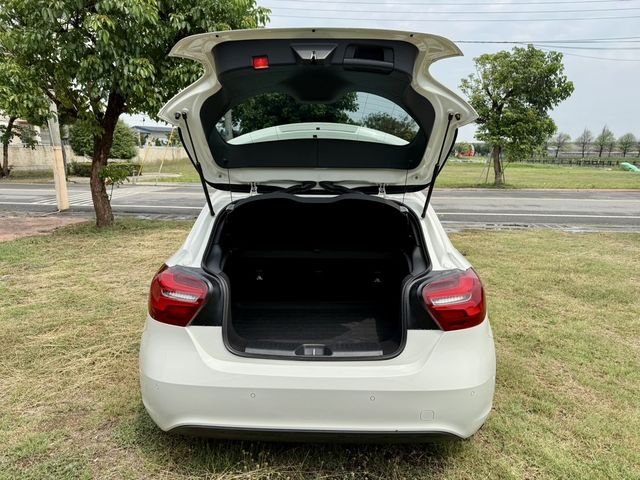 M-BENZ賓士 A180  第7張相片