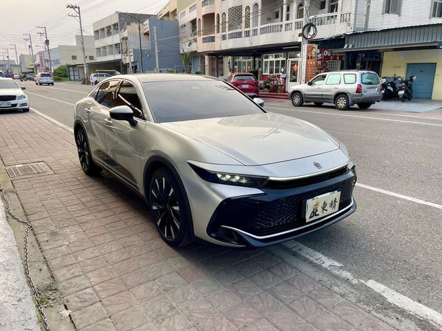 TOYOTA豐田 CROWN  第3張相片