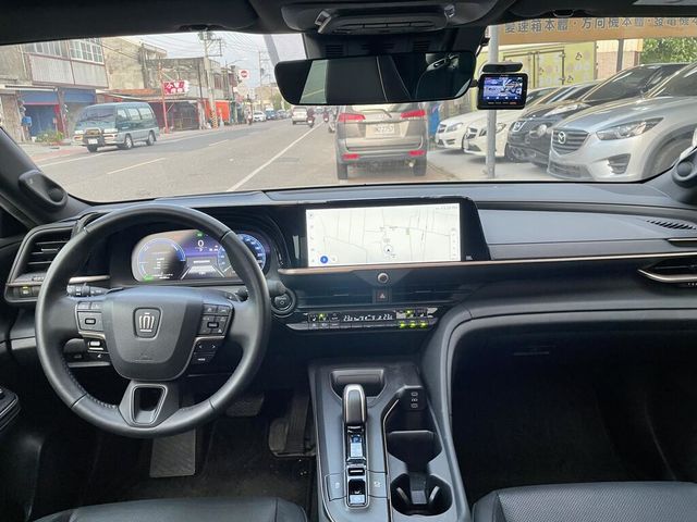 TOYOTA豐田 CROWN  第6張相片